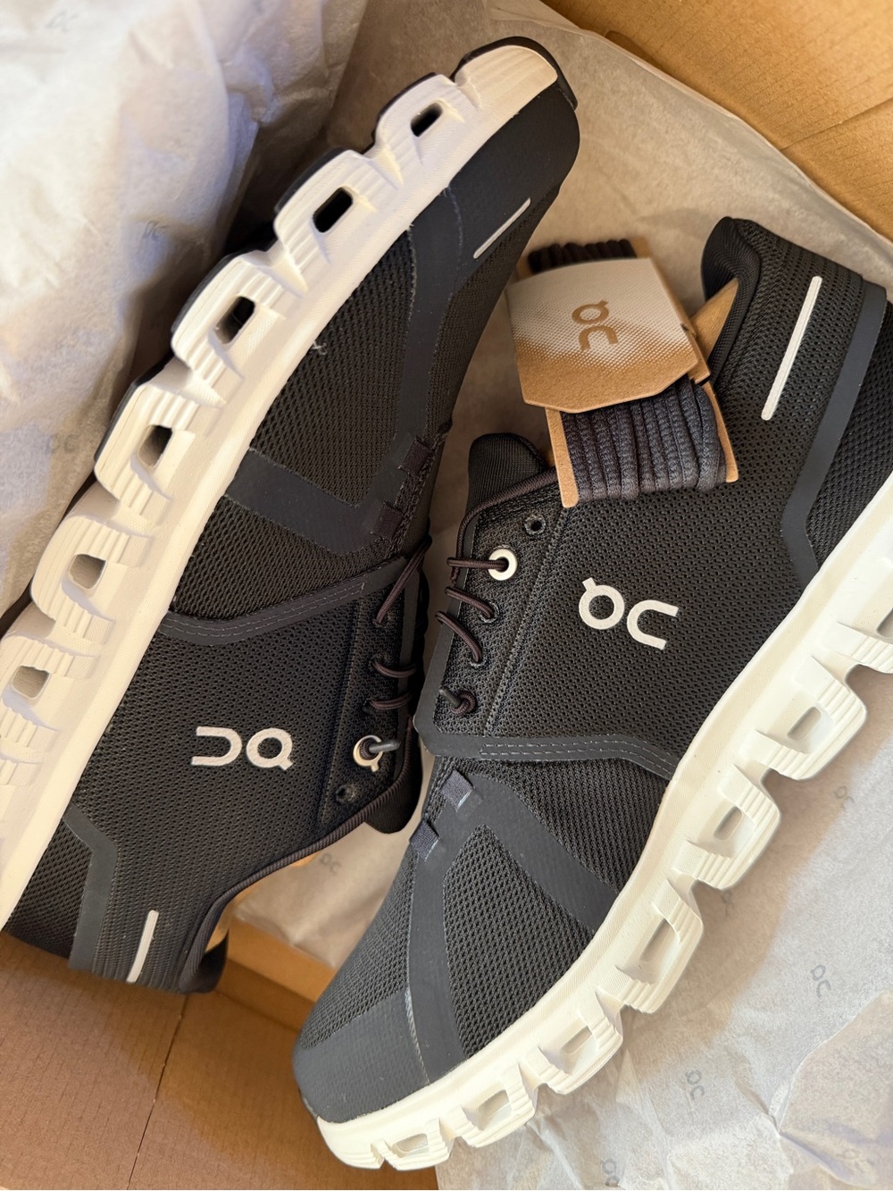 On Running Cloud Men's 10.5 Wide 2E Black / White - Brand New In Box